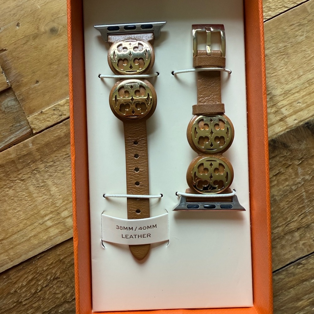 Tory Burch Miller leather Apple Watch band in Tan Vachetta. Brand new in box.